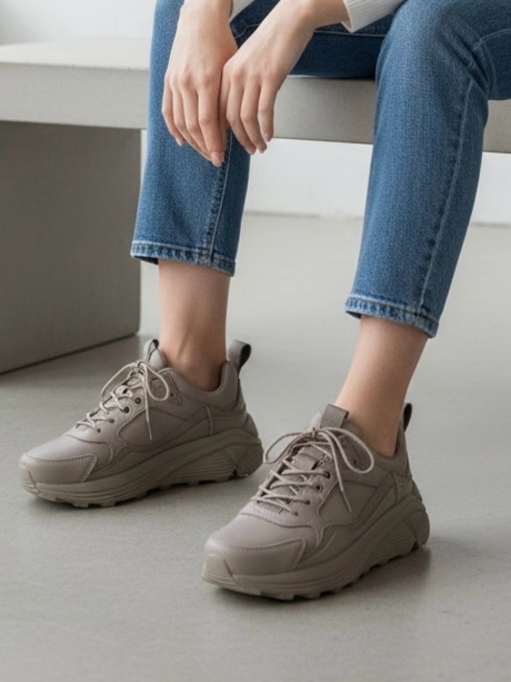 Ugg Miwo Trainer Low Woman Sneakers Size 9 Leather